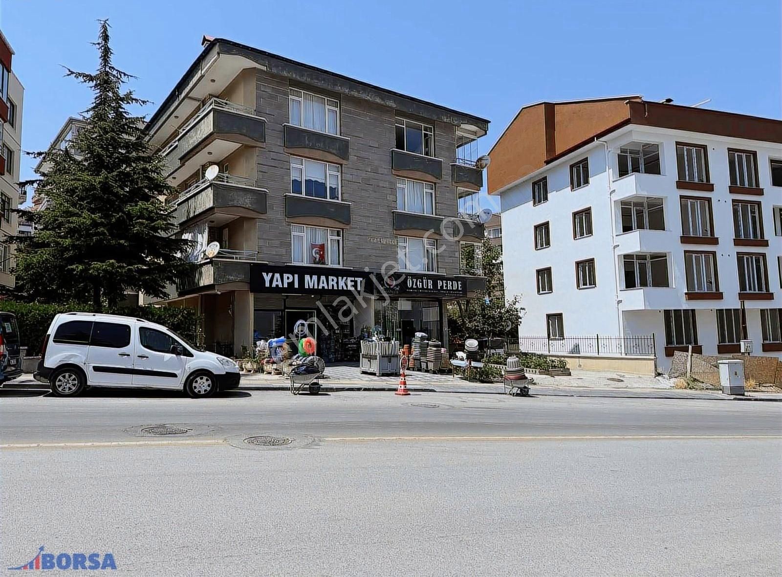 Dikmen Mürsel Uluç Mahallesi İlker Caddesi Satılık 3+1 Daire