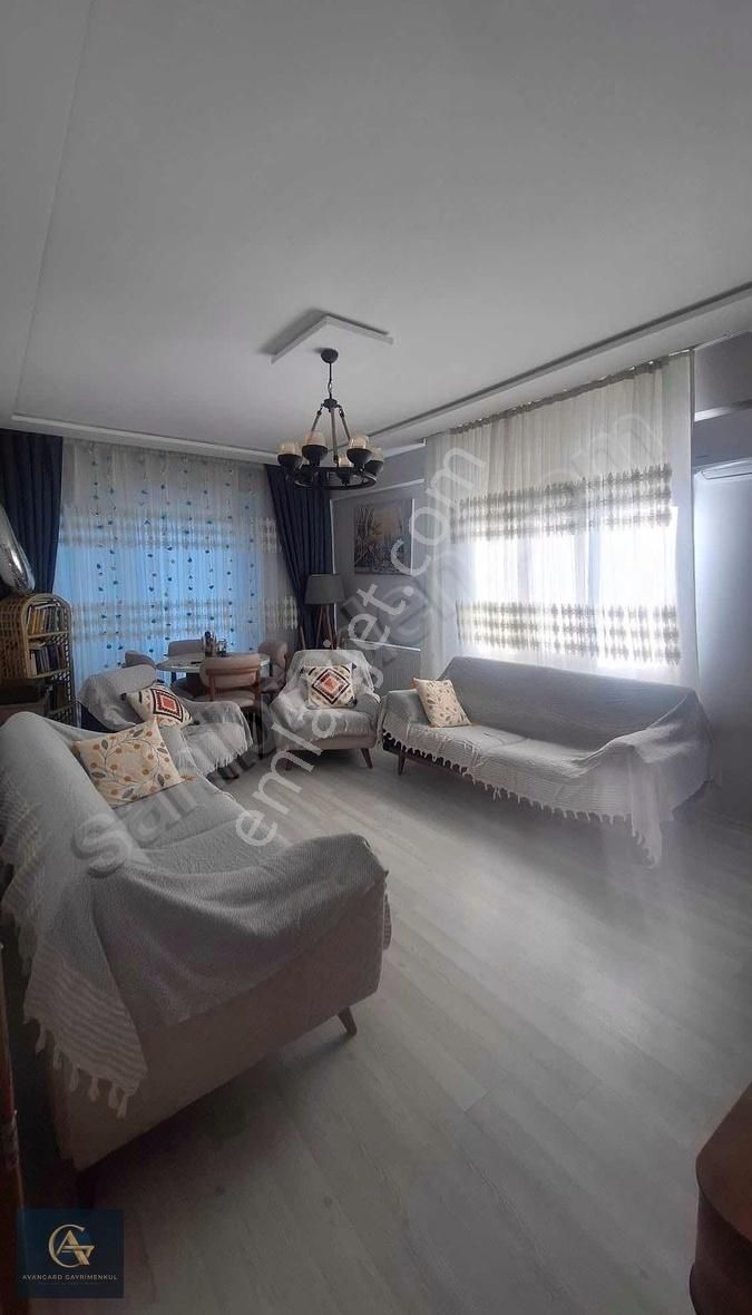 Hazalkent Sitesinde Satılık Zemin Kat Köşe 3+1 Daire