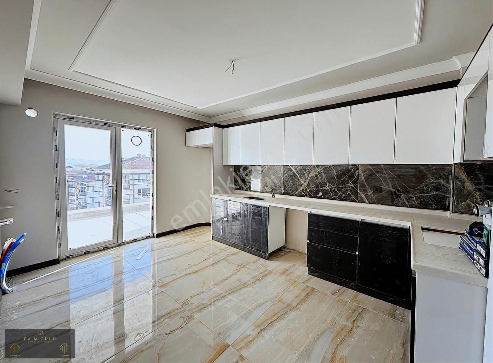 Evim Emlak'tan Migros Karşısı Full Manzaralı Güney Cephe 3+1