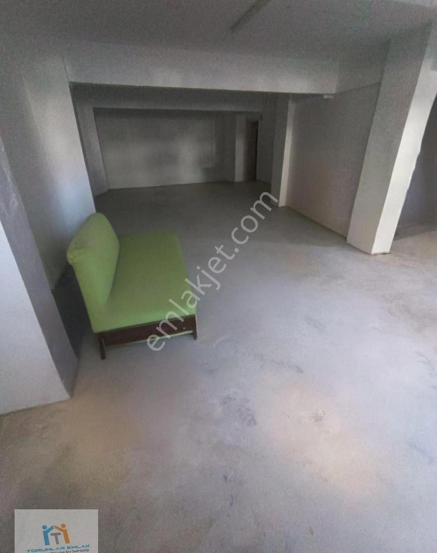 Torunlar Emlaktan Satılık 1+1 90m2 Bodrum Kat Daire