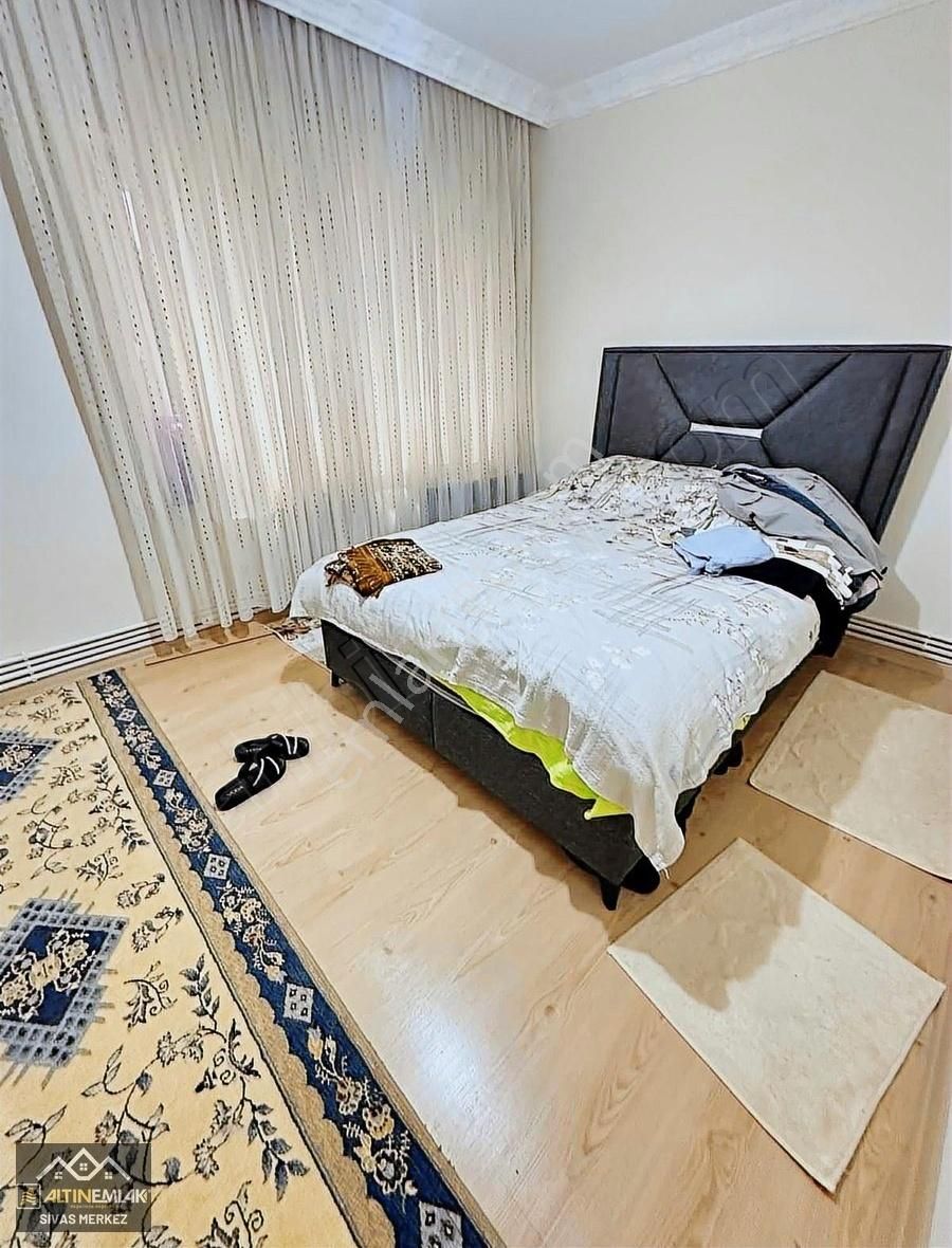 Altın Emlak'tan Green Park Karşisı Cadde Üzeri 3+1 Salon Salamaç