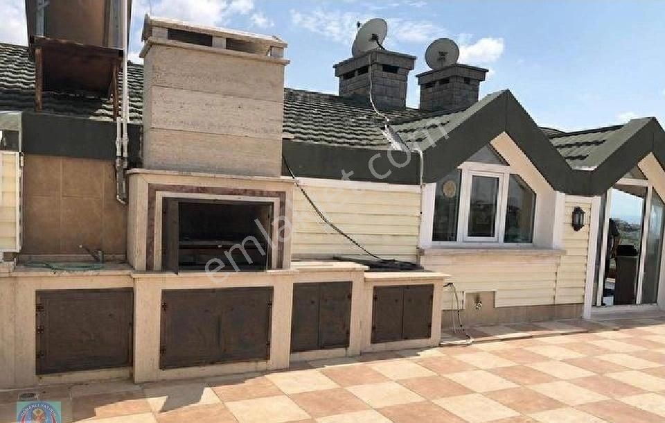 Büyükçekmece Gölü Manzaralı Lüks Tribleks Villa - Görsel 13