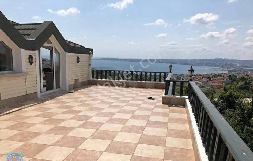 Büyükçekmece Gölü Manzaralı Lüks Tribleks Villa - Görsel 18