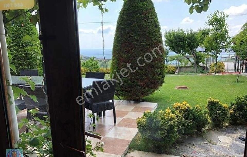 Büyükçekmece Gölü Manzaralı Lüks Tribleks Villa - Görsel 25