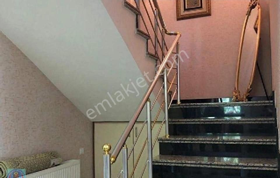 Büyükçekmece Gölü Manzaralı Lüks Tribleks Villa - Görsel 26