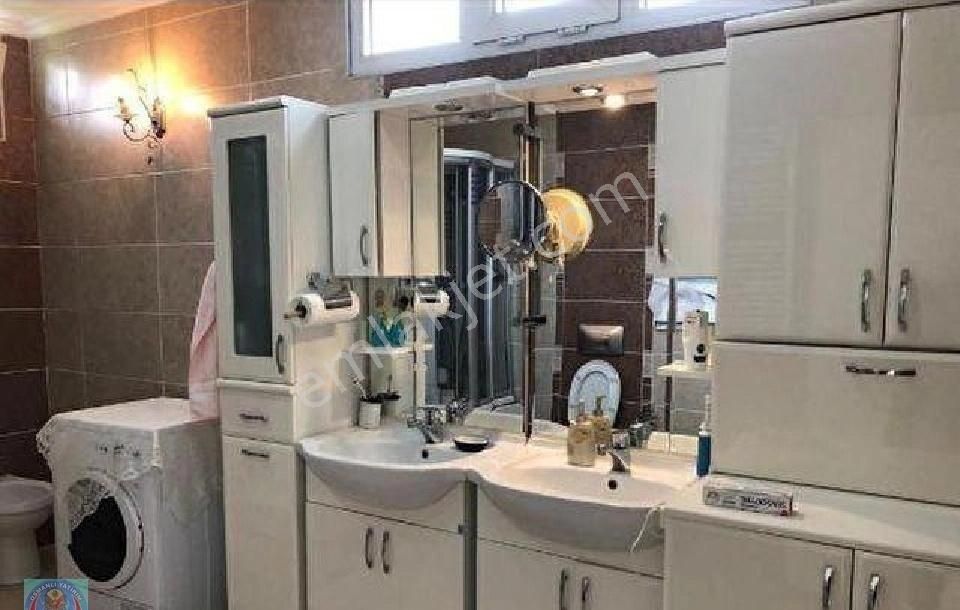 Büyükçekmece Gölü Manzaralı Lüks Tribleks Villa - Görsel 12