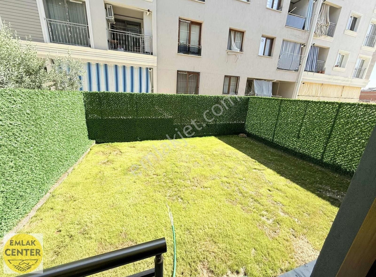Emlak Center'dan Muradiye Mah Satılık 2+1 Bahçeli Daire