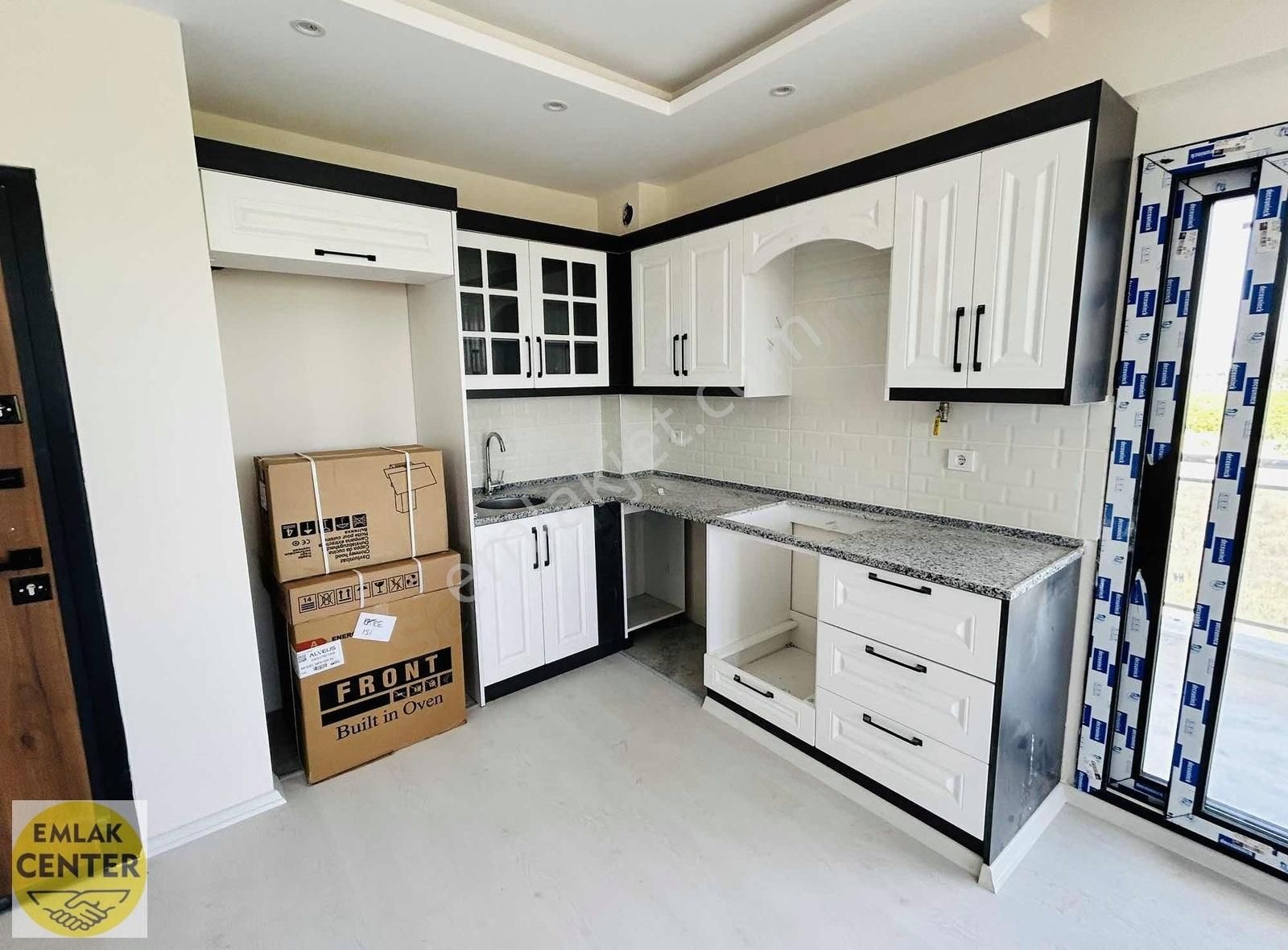 Emlak Center'dan Muradiye'de 1+1 Ara Kat Yatırımlık Sıfır Daire