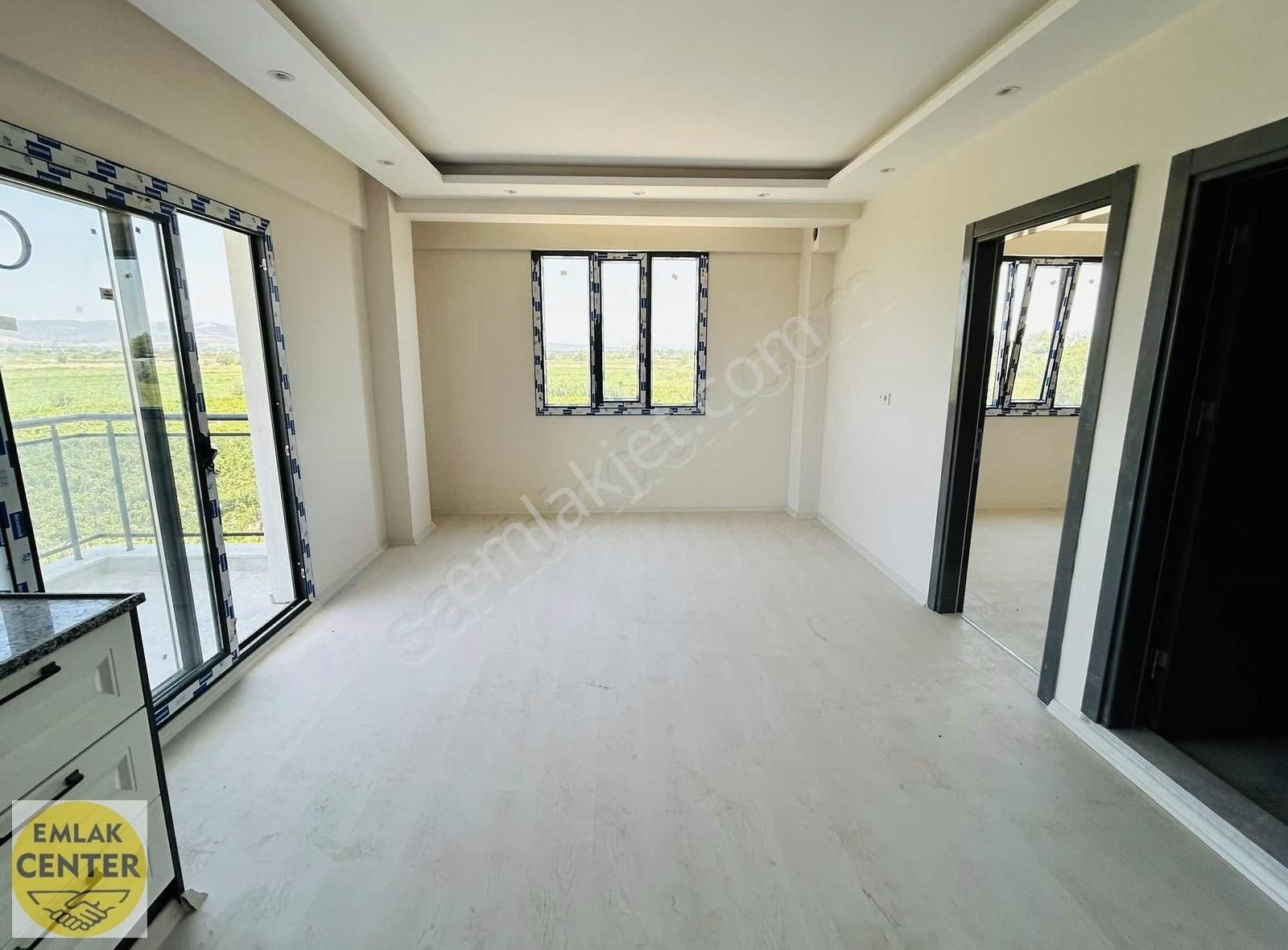 Emlak Center'dan Muradiye'de 1+1 Ara Kat Yatırımlık Sıfır Daire