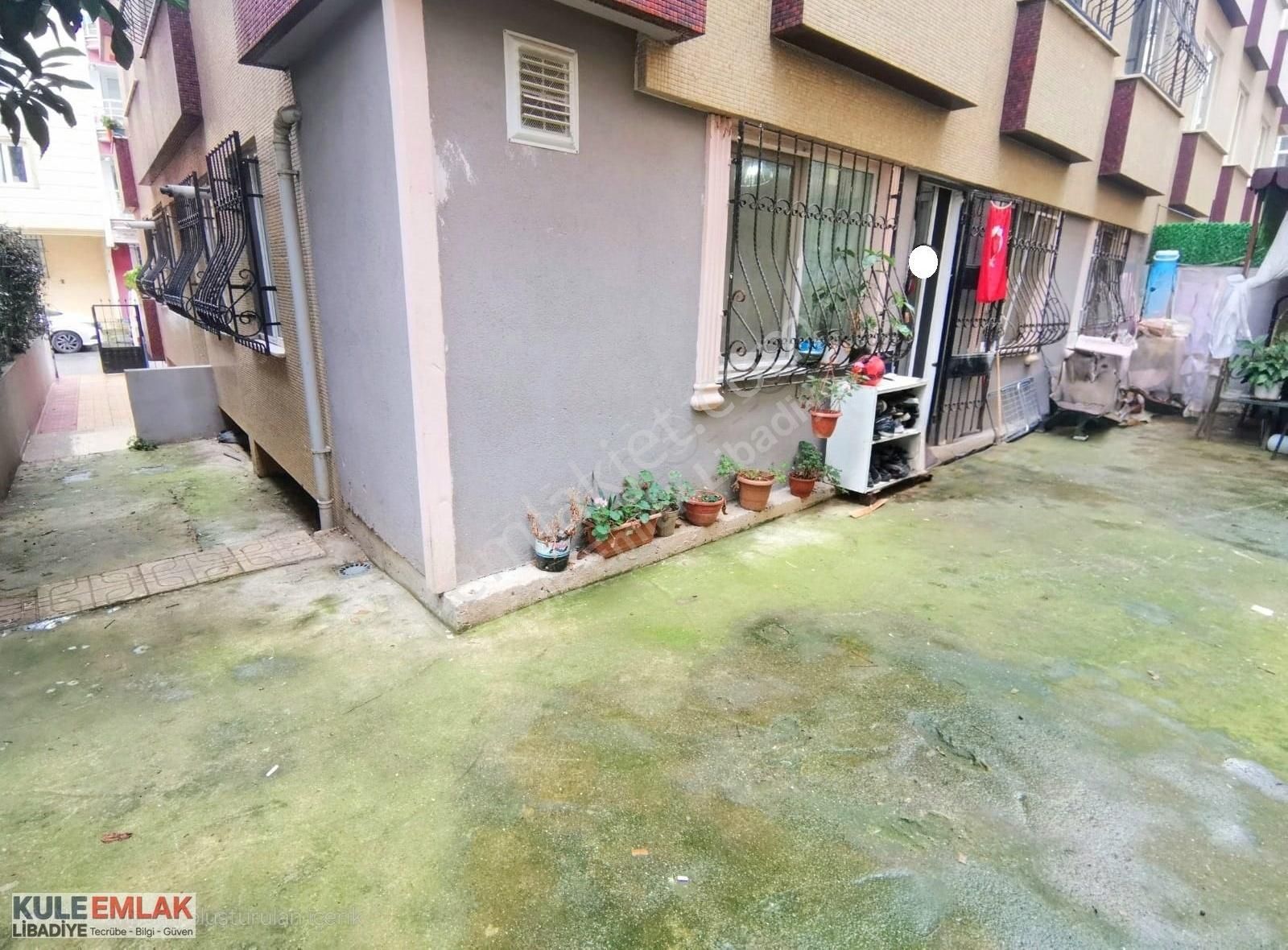 Büyük Bahçesi İle Dikkat Çeken Yüksek Giriş Katta 2+1 Daire