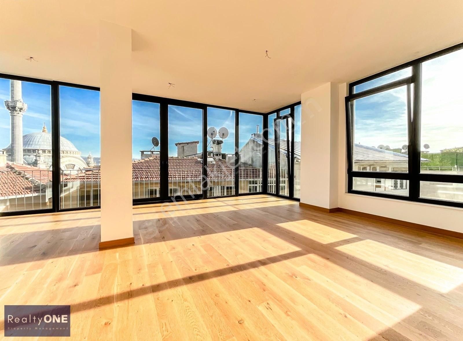 R-one Beyoğlu Kabataş Yeni Bina Kısmi Manz 2+1 Kiralık Daire-eng
