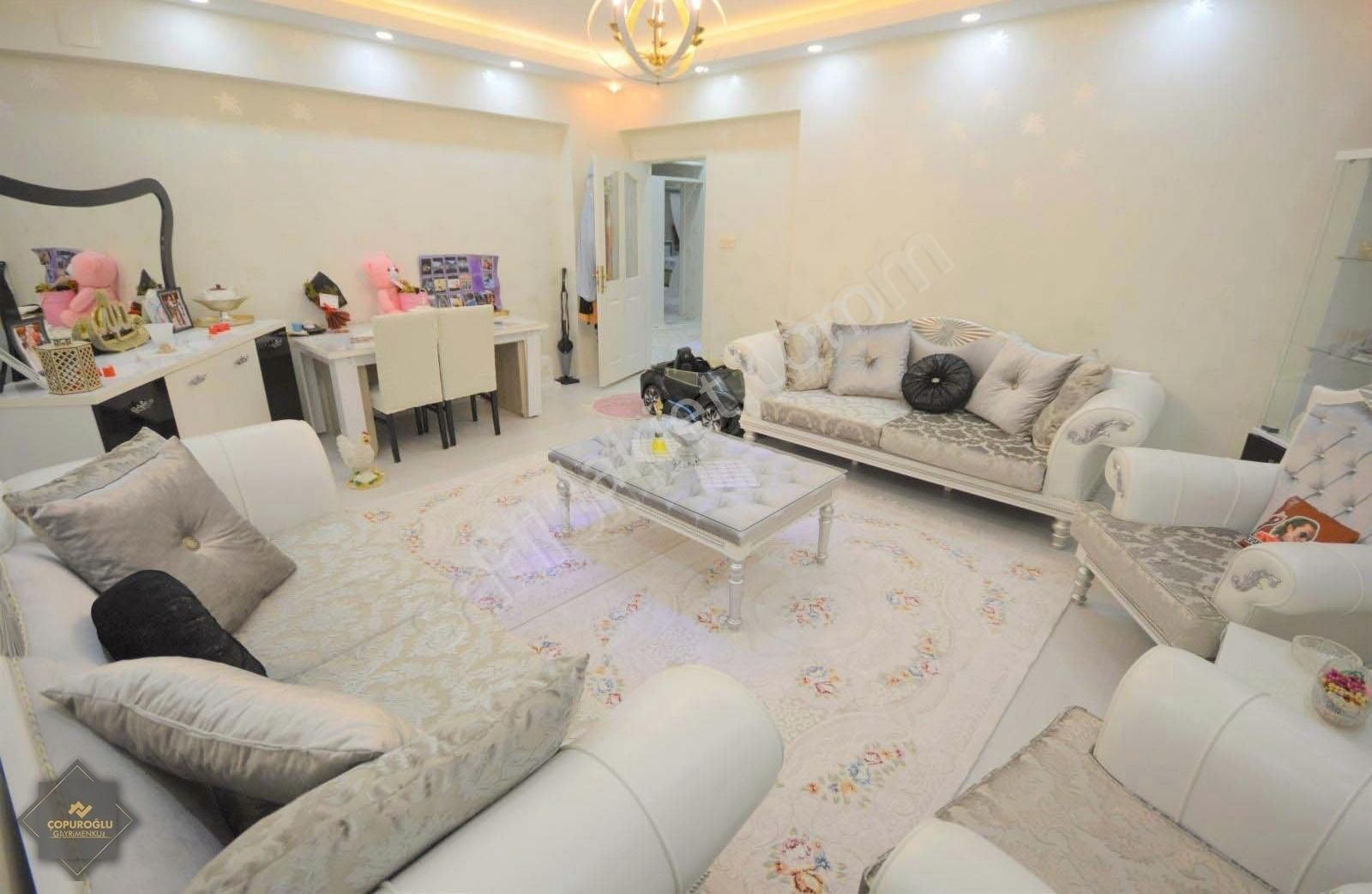 Abdulhamithan'da Site İçerisnde Önü Açık Bakımlı 3+1 Uygun Daire