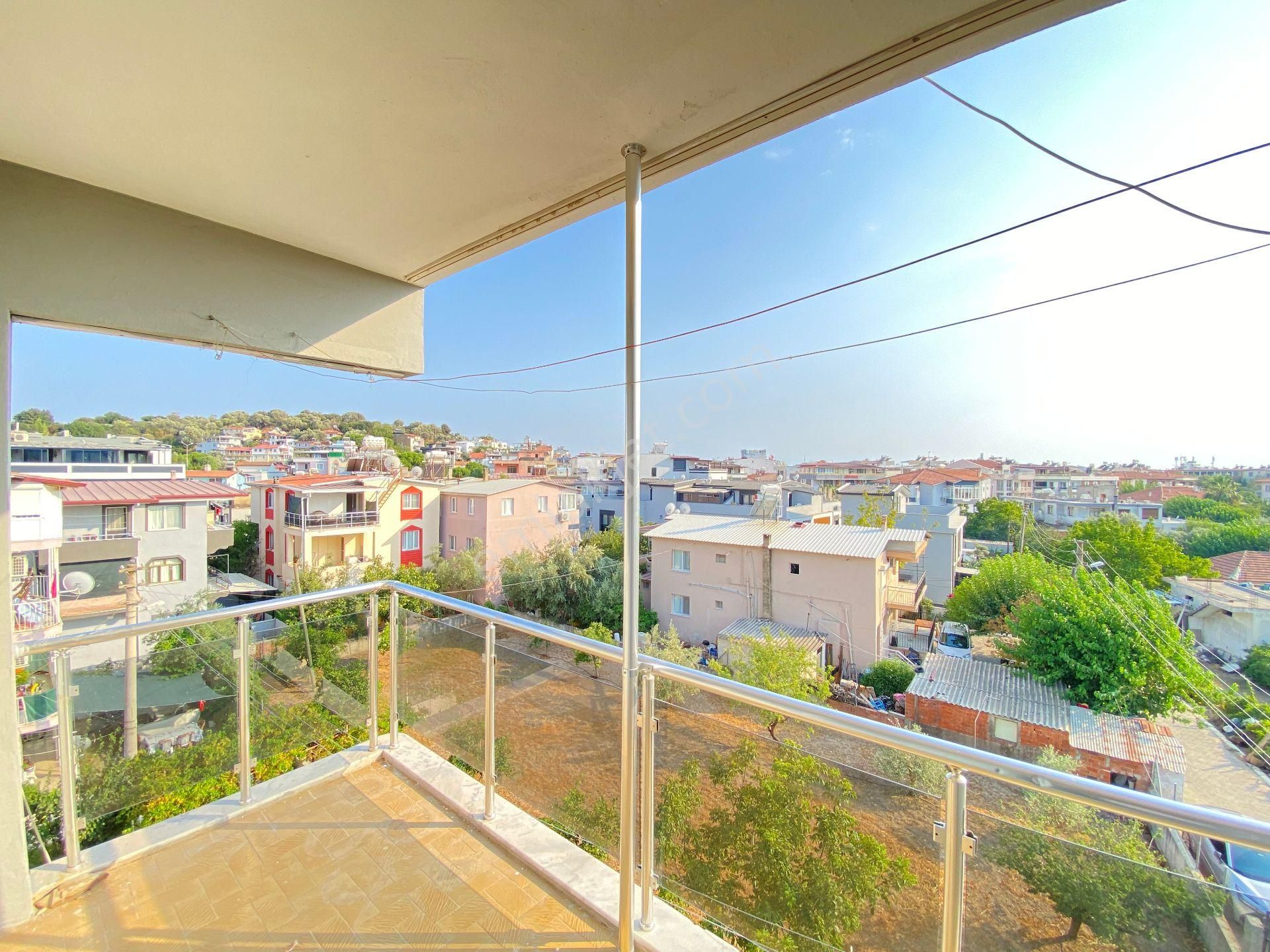 Seferihisar Ürkmez De Çarşı Merkezinde Denize 350mt Satılık 3+1 Daire