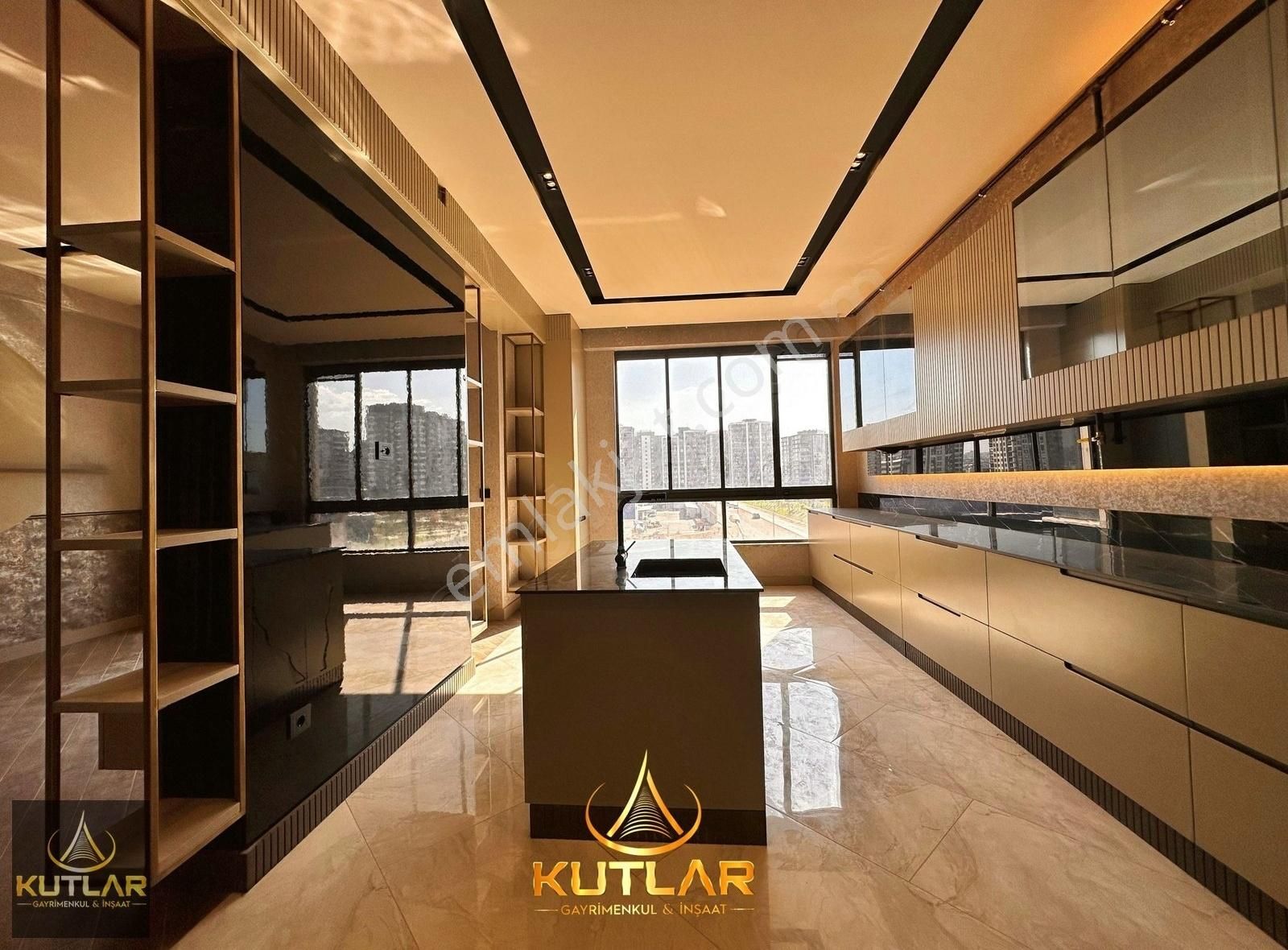 Kutlar'dan Metro Market Civarı Satılık Aa Plus 4+1 Satılık Dair