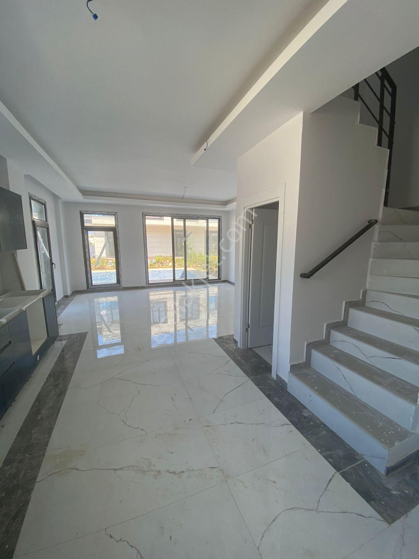 Mct Gayrimenkul'den Kapızlı Da 3+1 Lüks Satılık Villa - Görsel 3
