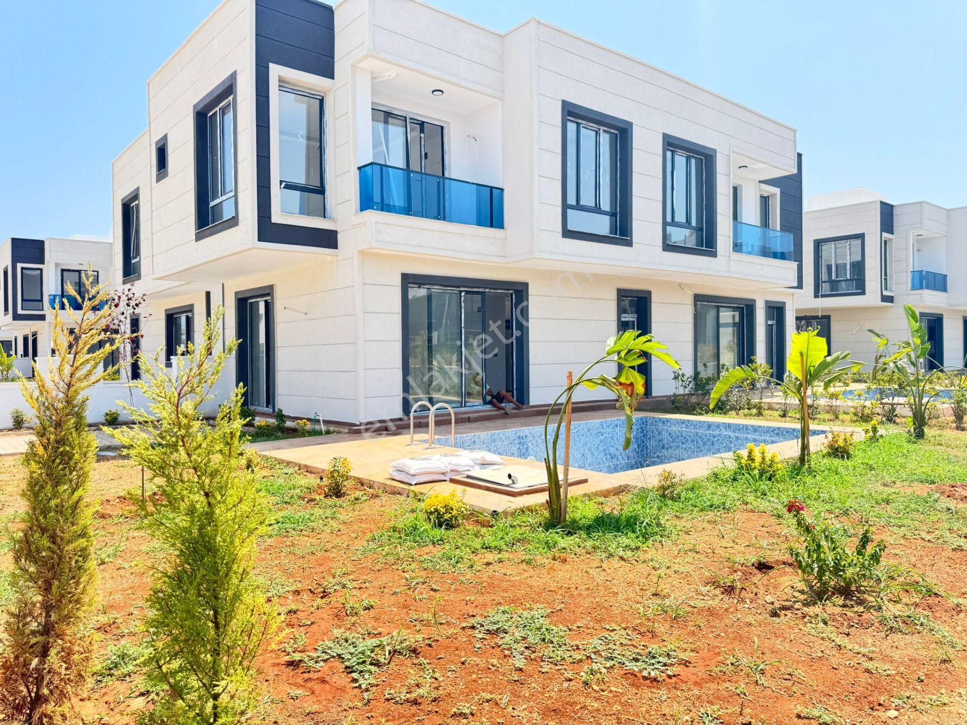 Mct Gayrimenkul'den Kapızlı Da 3+1 Lüks Satılık Villa - Görsel 2