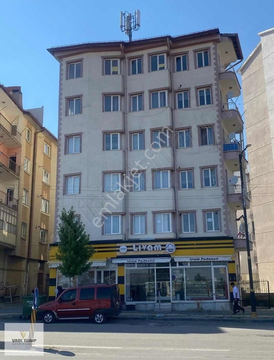 Vadi Grup'tan Çarşıya Yakın Kiralık 3+1 Daire!