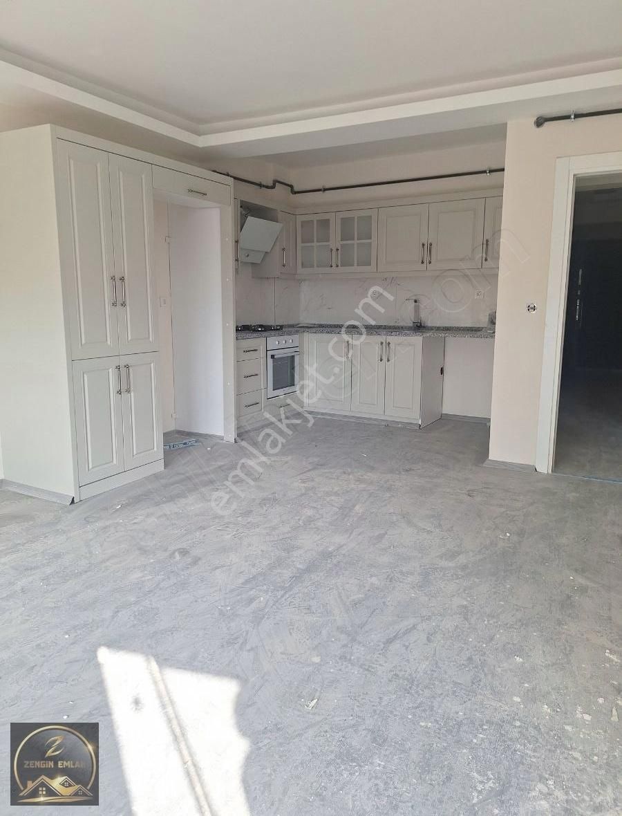 Zengin Emlak'tan Çarşı Merkezde Sıfır 2+1 Daire