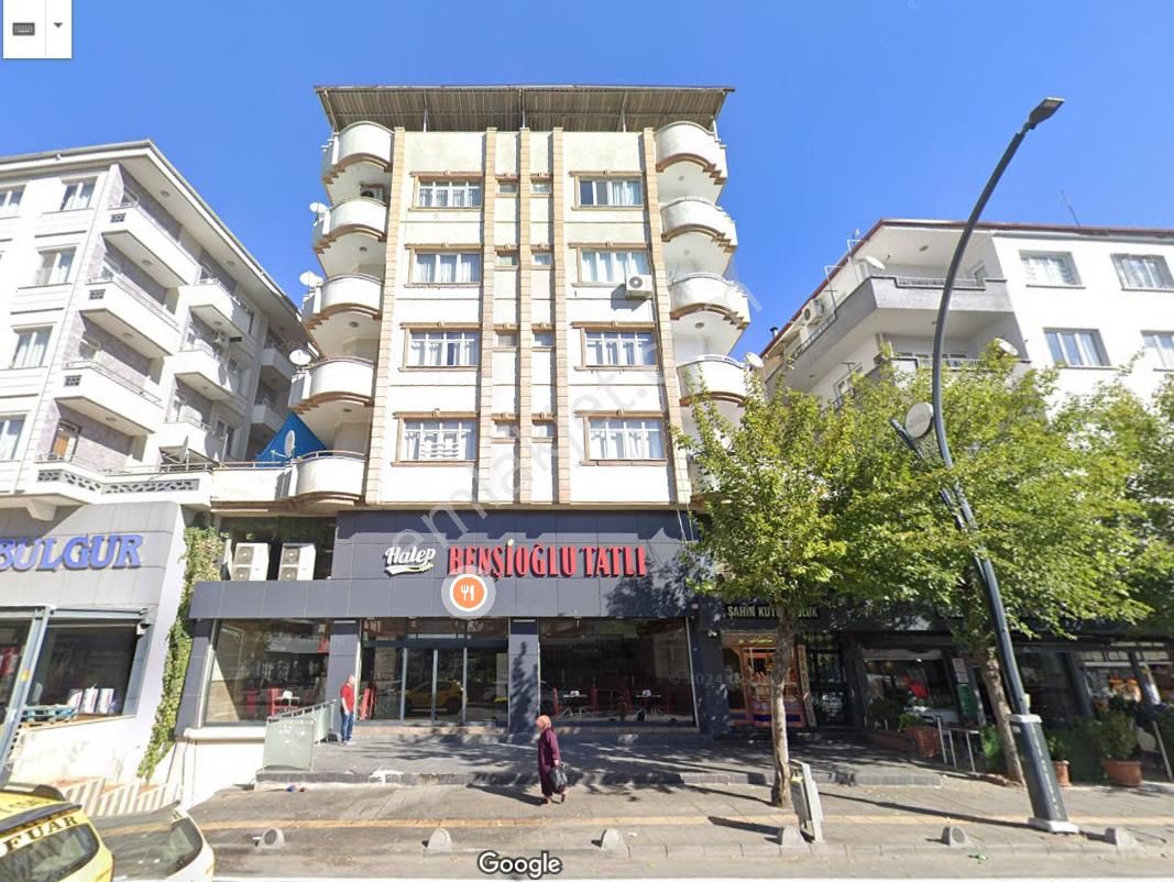 Bahçelievlerde İnönü Cad.üzr. Asansörlü 3+1