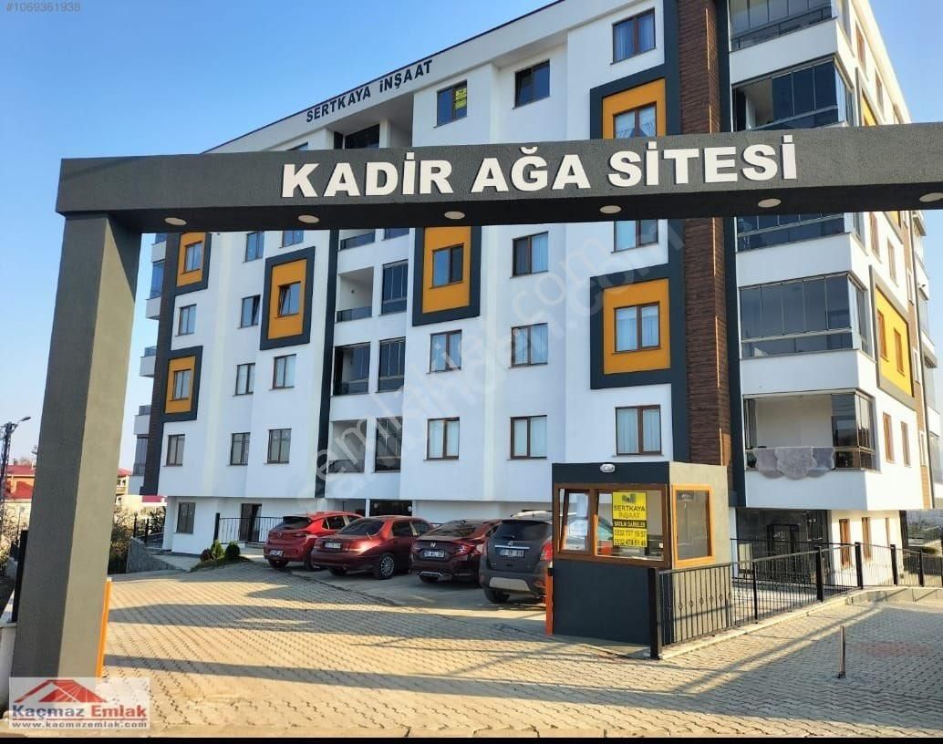 Yalıncak'ta Siteiçi Havuzlu Lüks 3+1 Kiralık Daire