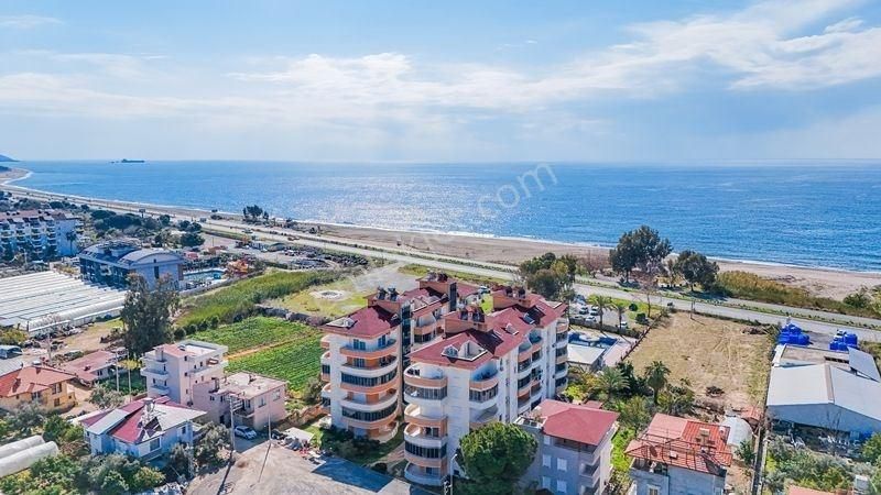 Alanya Demirtaş’ta Denize Sıfır Lüks 2+1 Daire