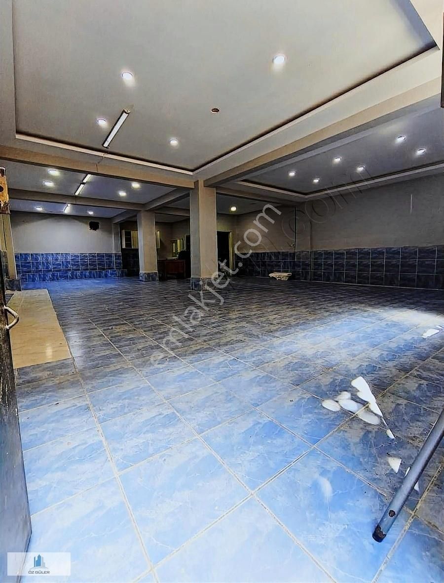 Öz Güler Gayrimenkul'den Merkezi Konum Geniş Kiralık Dükkan