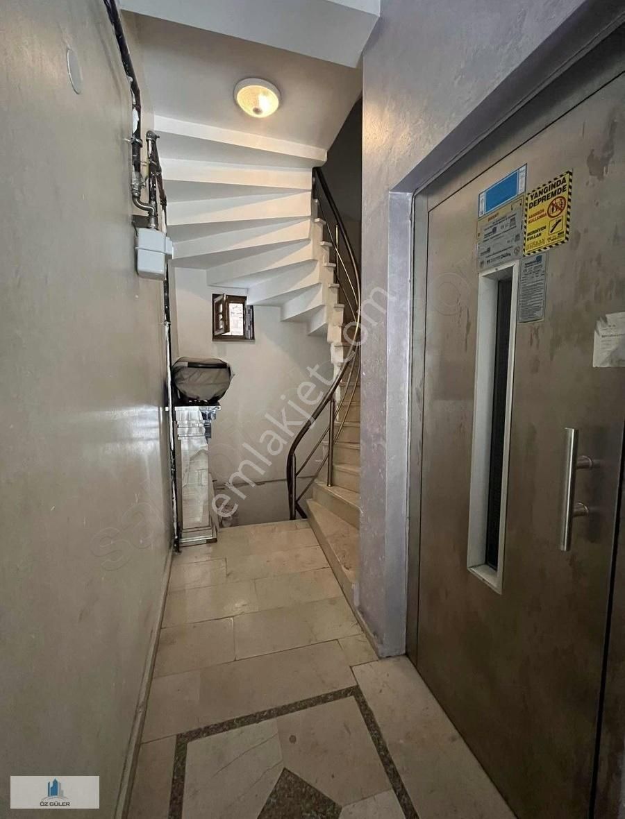 Özgüler Gayrimenkul'den Merkezikonum Köşe Bina 2+1 Satılık Daire