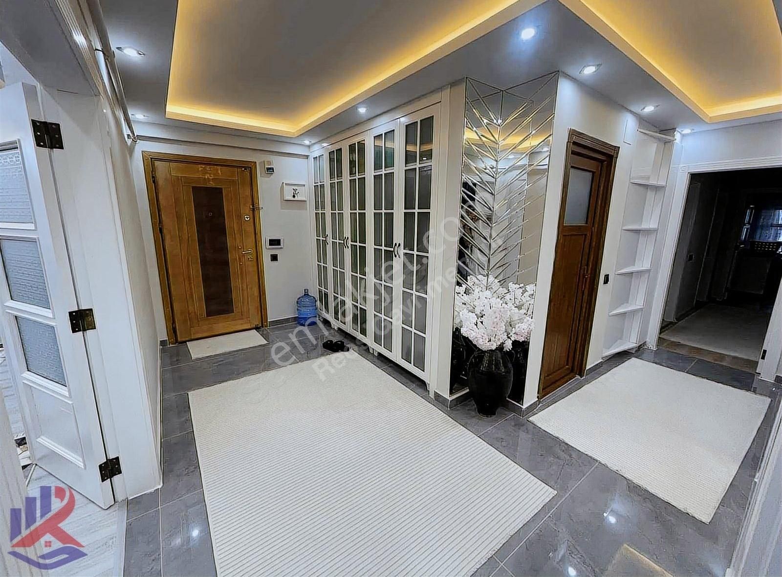 Reos Gayrimenkul'den Yukarı Akdo Civarı Satlık Bakımlı 4+1 Daire