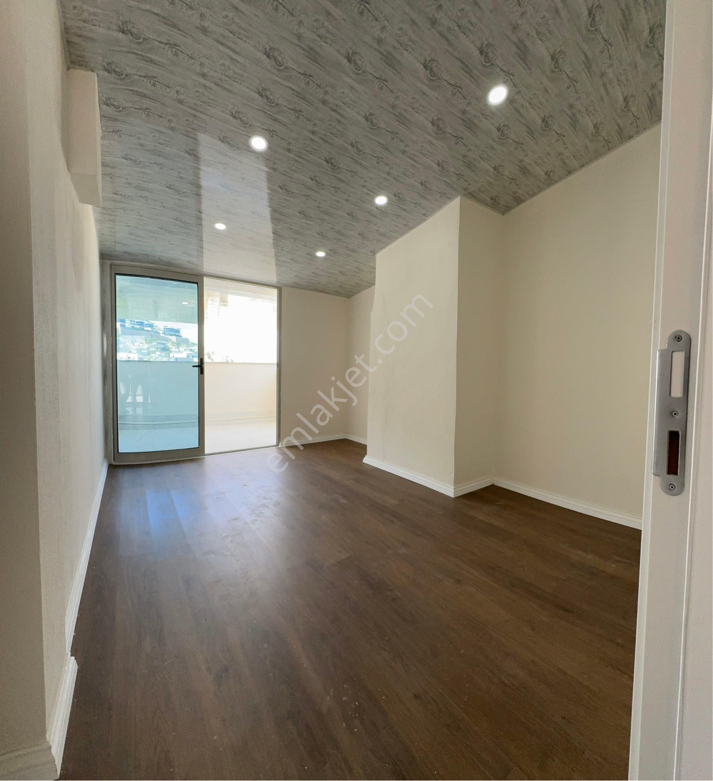 Ertuğrul'dan Dublex - Deniz Manzaralı - 2+1 Limana Yakın Daire - Görsel 9