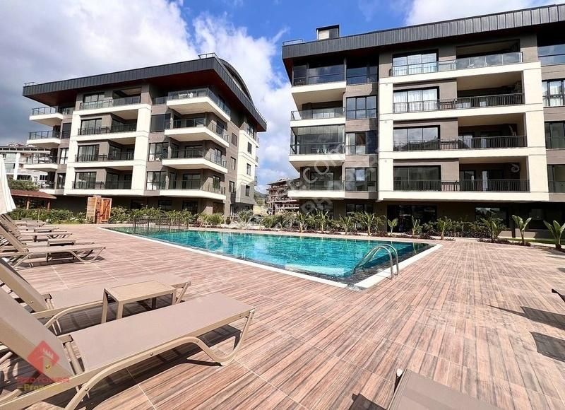 Alanya Oba Bölgesinde Aktiviteli Sitede Satılık 2+1 Daire