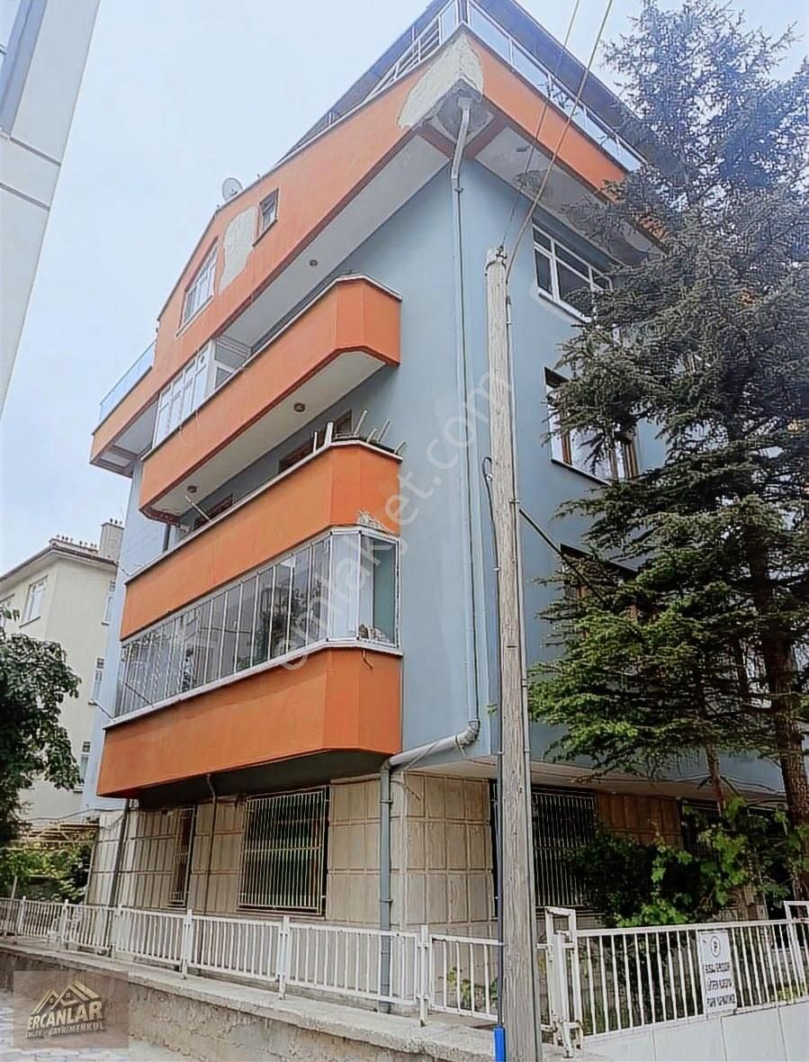 Ercanlar Gayrimenkul'den Şehrin Merkezinde 5+2 Salon Dubleks