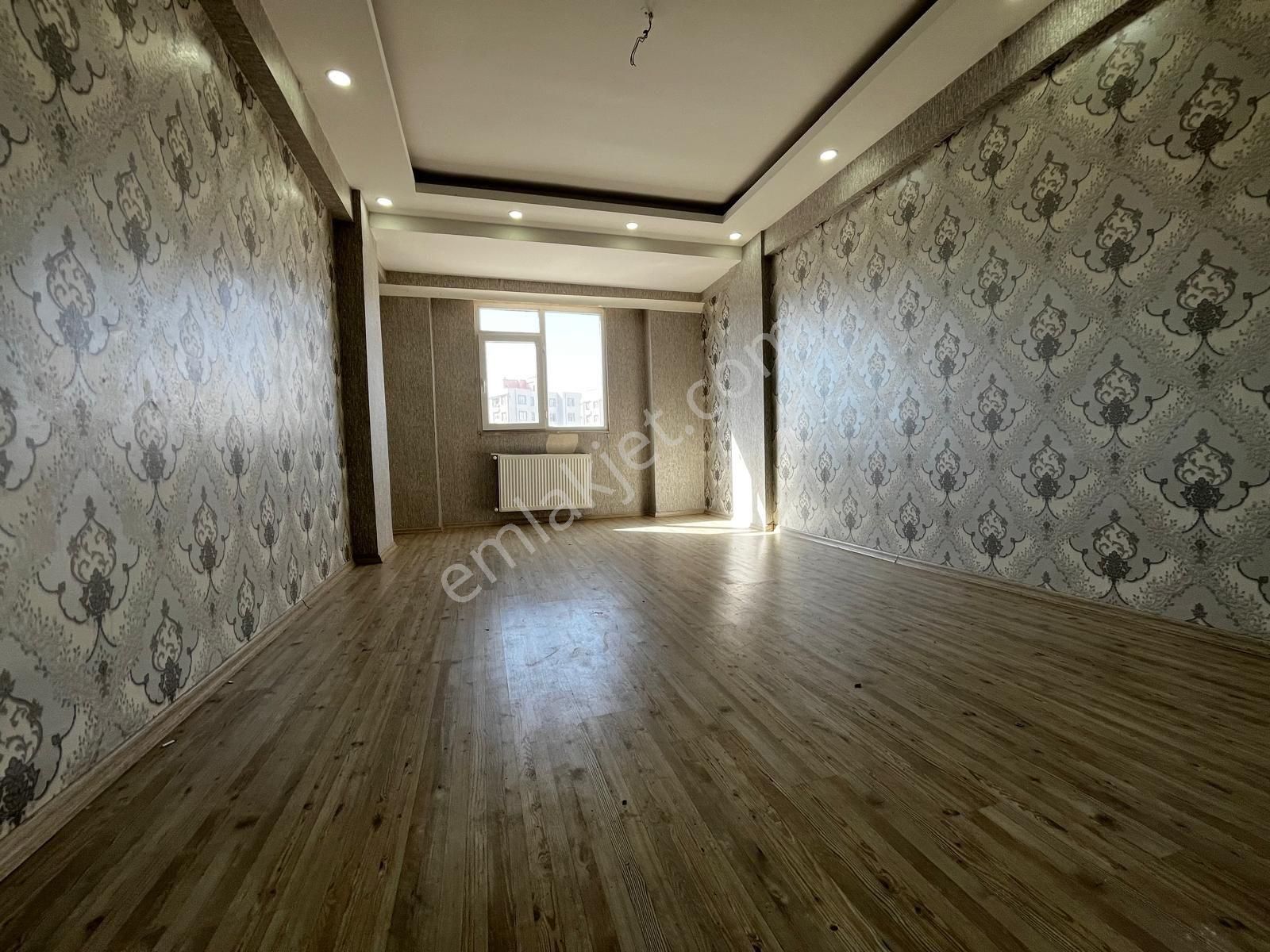 Batıkent Cadde Üzeri 2+1 Kiralık Daire...