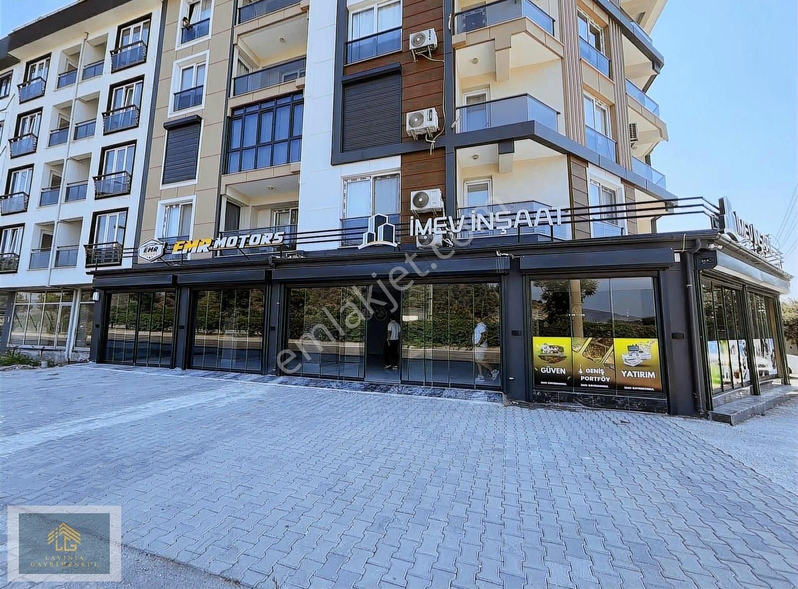Lavınıa'dan Takasa Açık Satılık 350 M2 Dükkan - Görsel 16