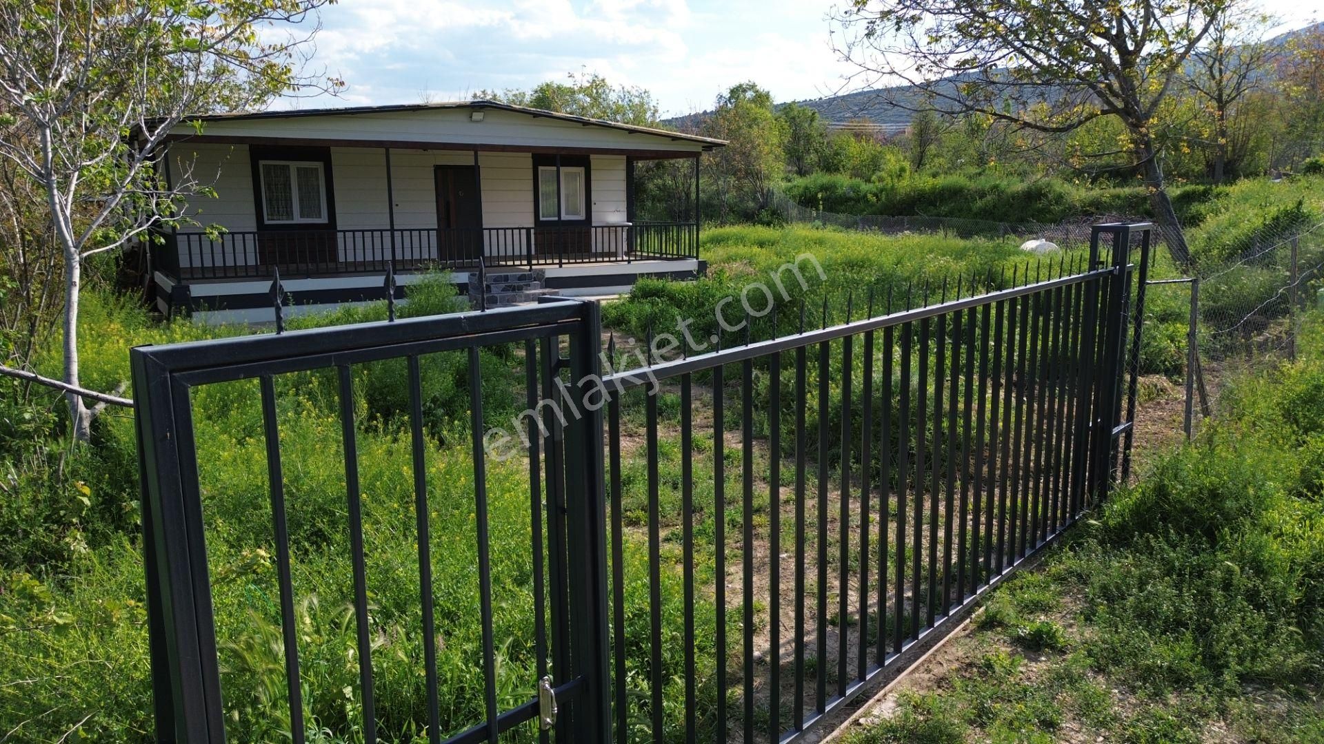 Antalya Korkuteli Yeltende 585 M2 İçerisinde 102 M2 Çelik Ev