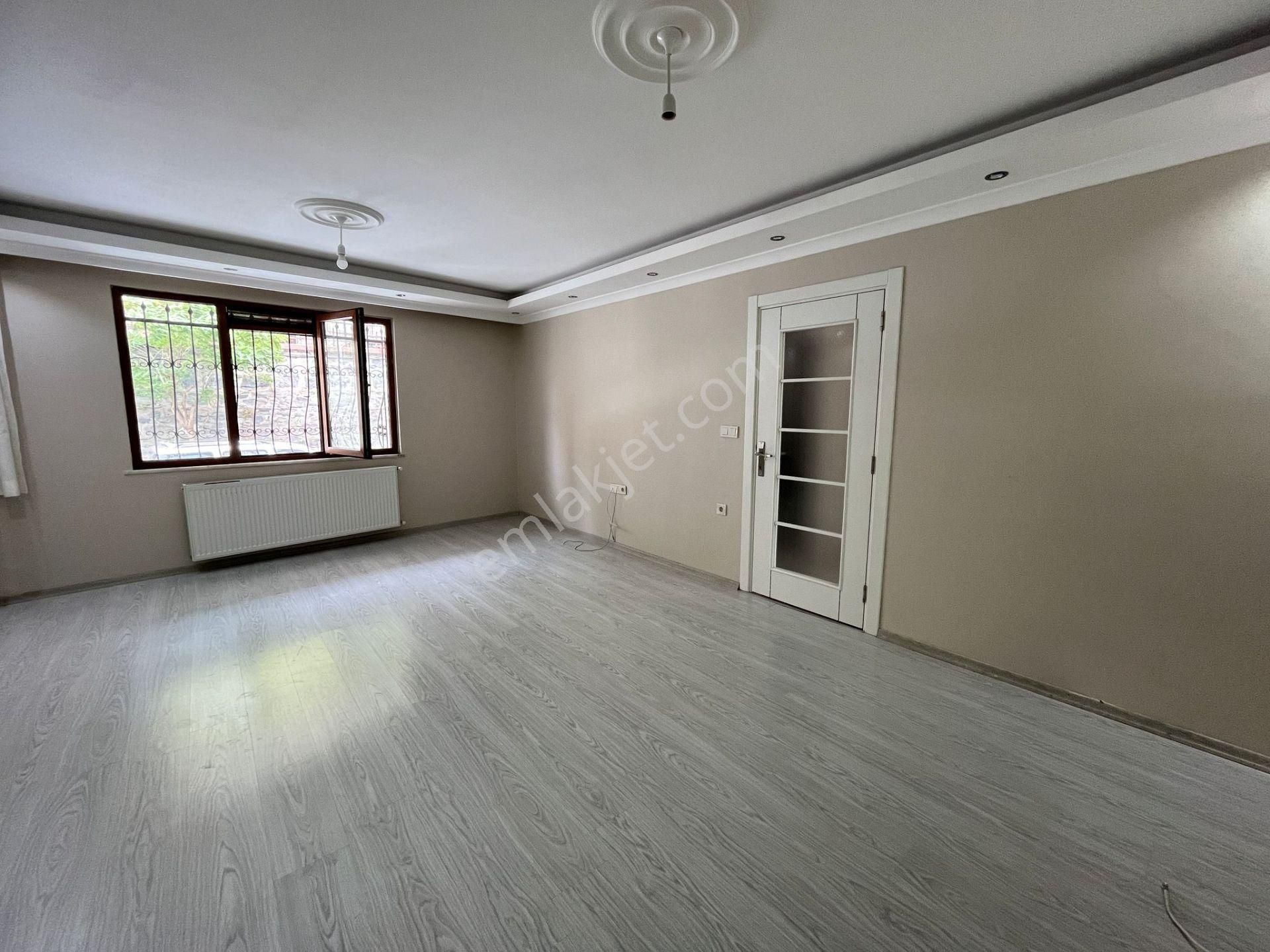 Çeliktepe'de Metroya 12dk,2+1,90m2,giriş Kat,yeni Bina,artum'dan