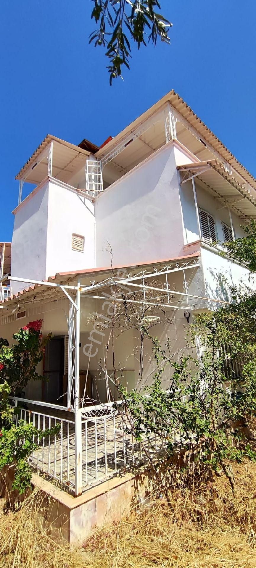 Akbük Realty World Doğa Gayrimenkul Güvencesiyle Site İçinde Satılık Villa