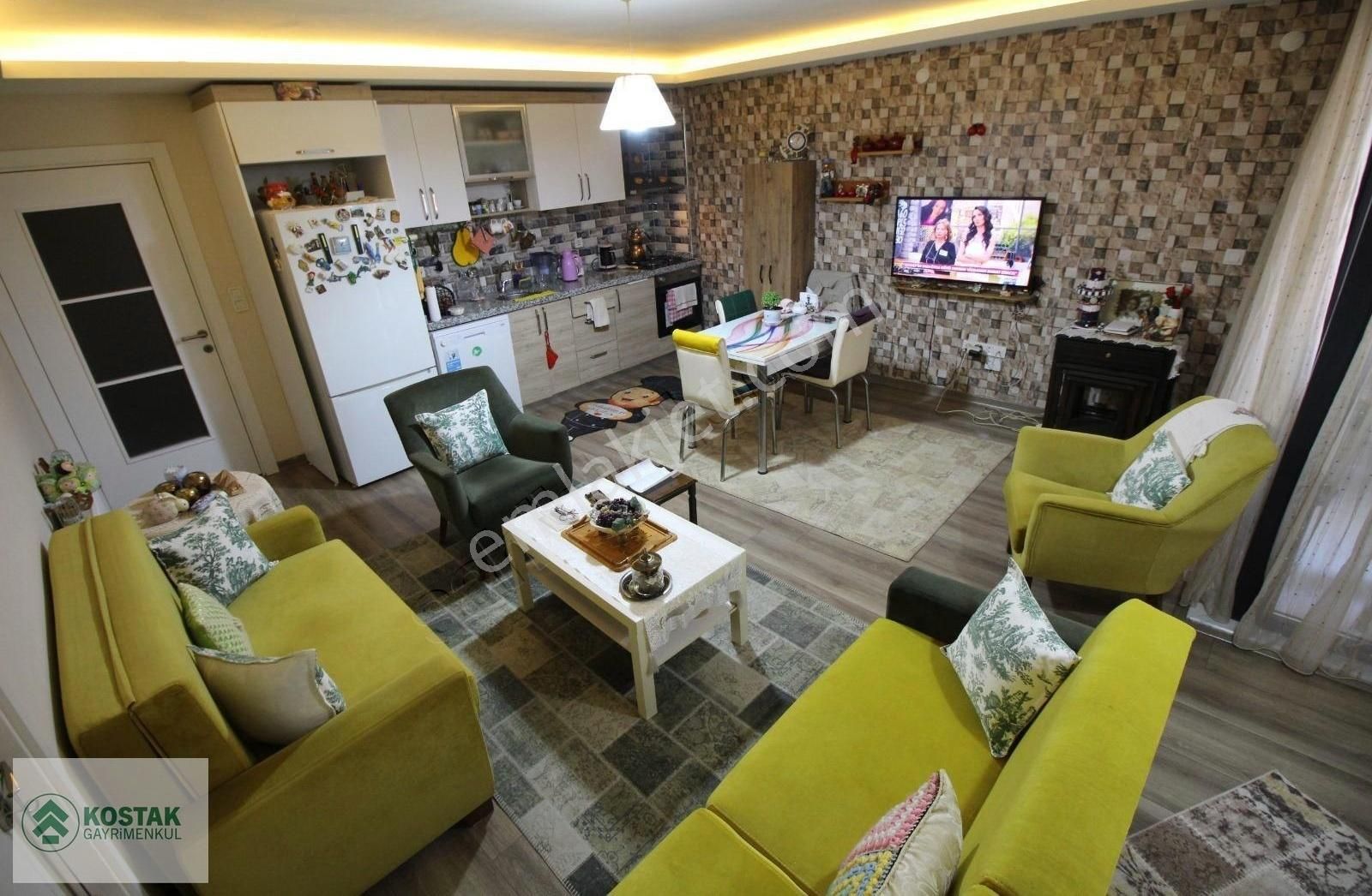 Kostak Gayrimenkulden Akçay'da Ara Kat Asansörlü Geniş 2+1 Daire
