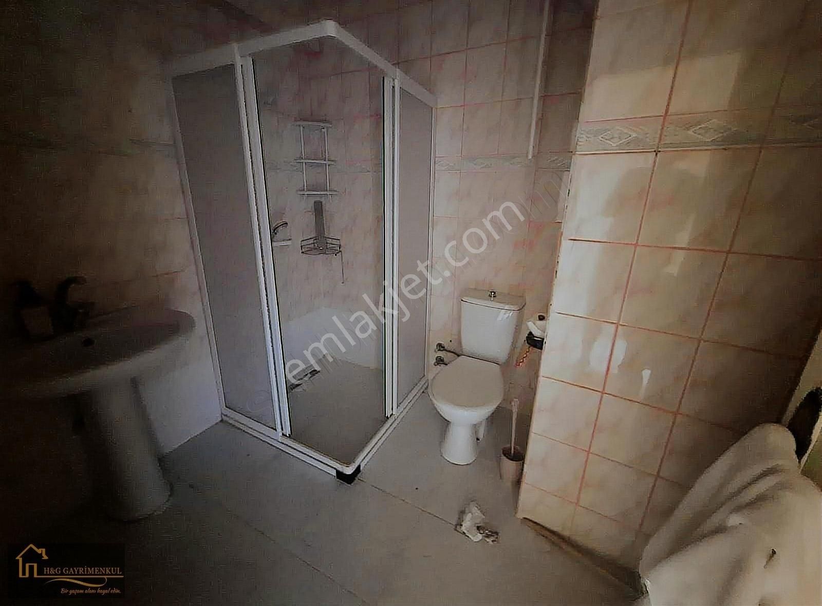 "hg Gayrimenkulden"cadde Yanı Ara Katta Ön Cephe 3+1 110m2 Boşş!