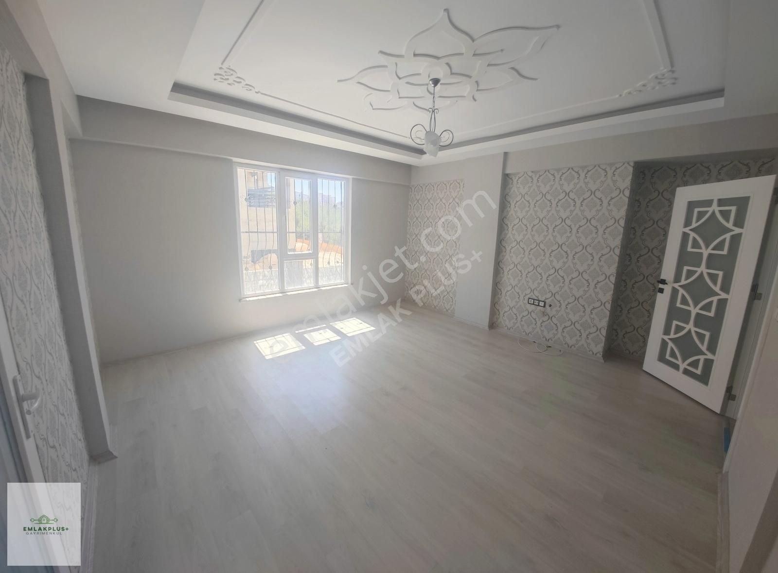 Beykent 1 Etapta Ultra Lüx Geniş Cambalkonkombiskanlı 2+1 Giriş