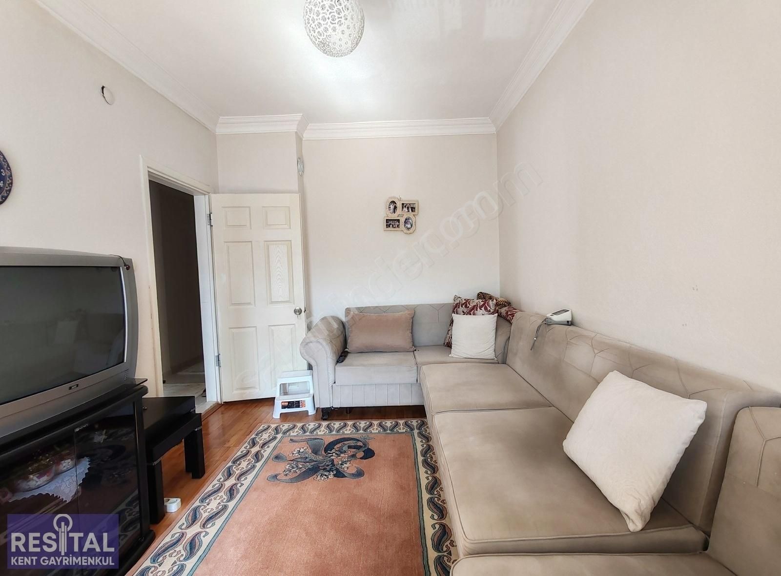 Güzelyalı Eğitim Mah. 3+1 145 M2 Kombili Geniş Daire - Görsel 3