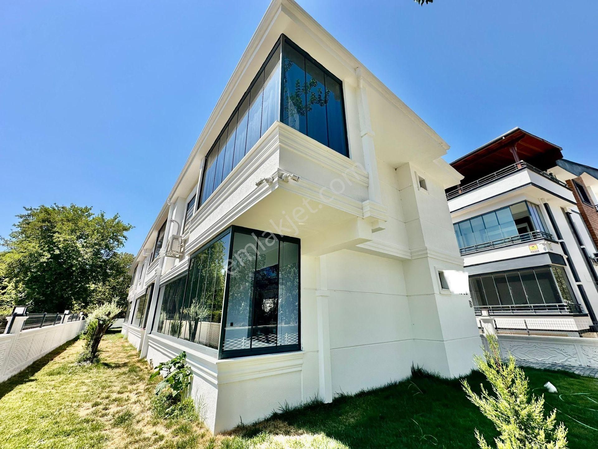 ꧁akçay Ay Emlaktan꧂körfezin İncisi Güre'de Huzur Bulacağınız Müstakil Tadında Satılık 1+1 Lüx Daire