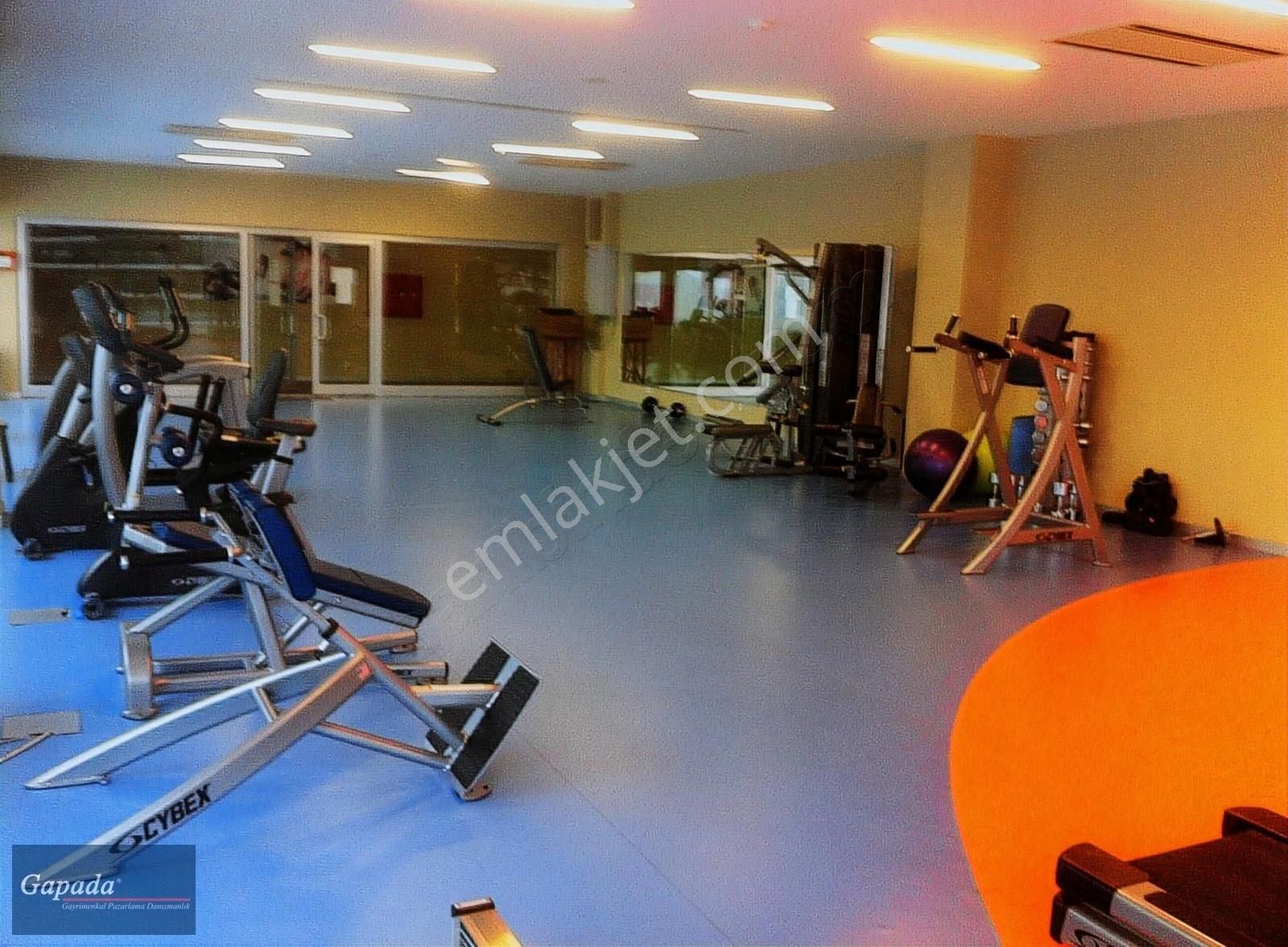 İstanbul Lounge 3+1 Kiralık 156 M. Göl Cephe