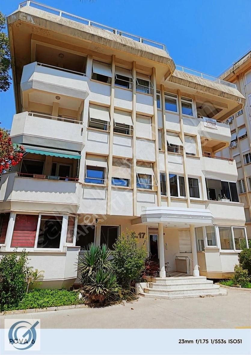 Maltepe Sahilde Lebiderya Deniz Manzaralı 5+2 Dubleks Daire