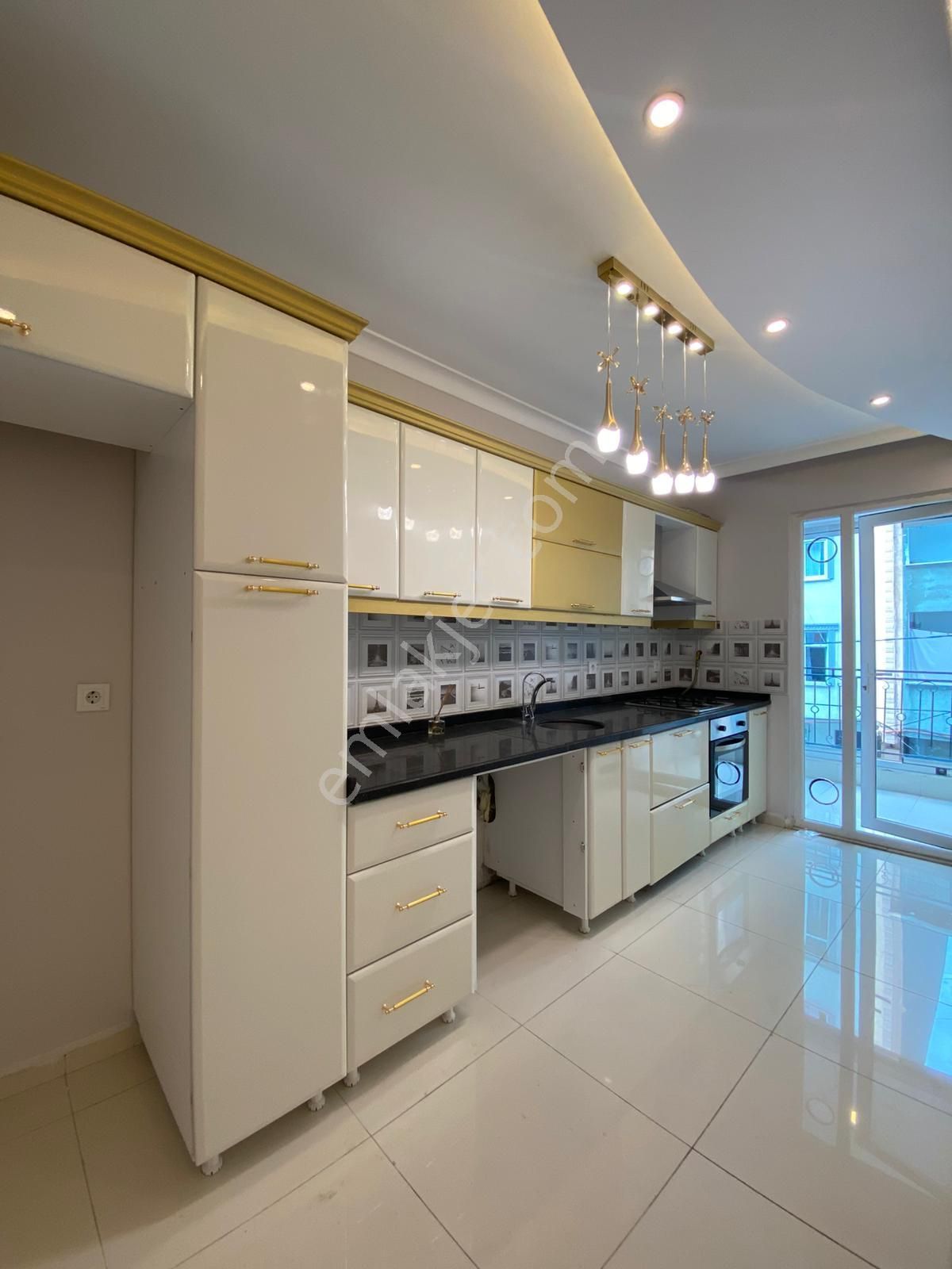 Esenyurt Mehterçeşme Mahallesi 2+1 Kiralık Daire 100 M2 1.kat Yeni Bina Asansörlü Balkonlu