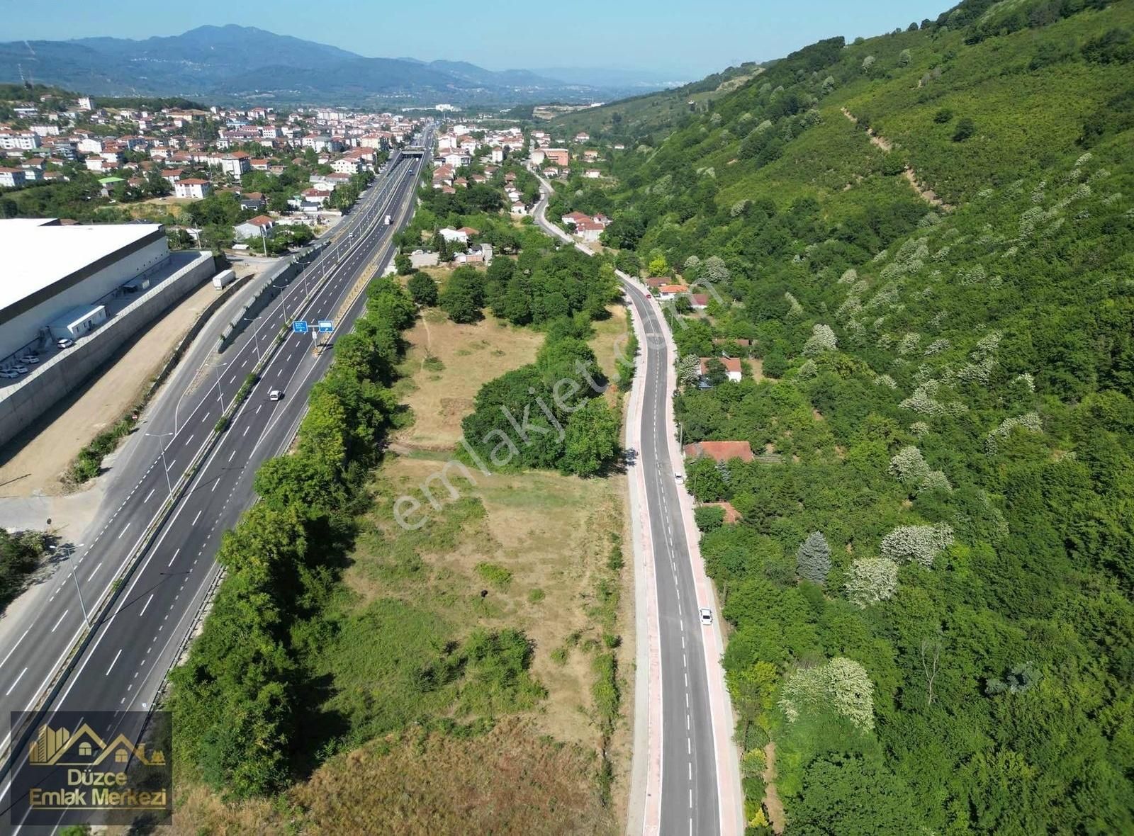 Gümüşova Merkez Mh De Ana Yol Cepheli Satılık 805 M2 İmarlı Arsa