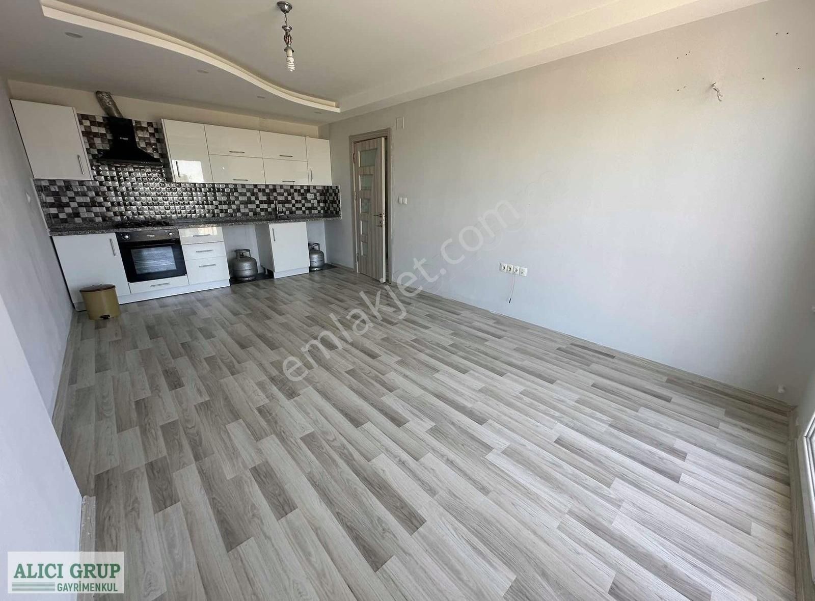 #stadyum Yakını Site İçi Geniş Oturumlu Kiralık 1+1 Daire