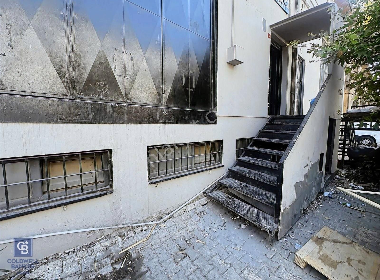 Esenyurt Satılık İşyeri 240 M² Katlı Isıso Sanayi Sitesi