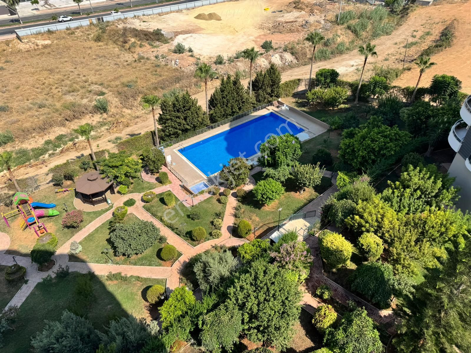 Bm''den Yenişehir'de Site İçi 4+1 240m2 Havuzlu Kombili Daire