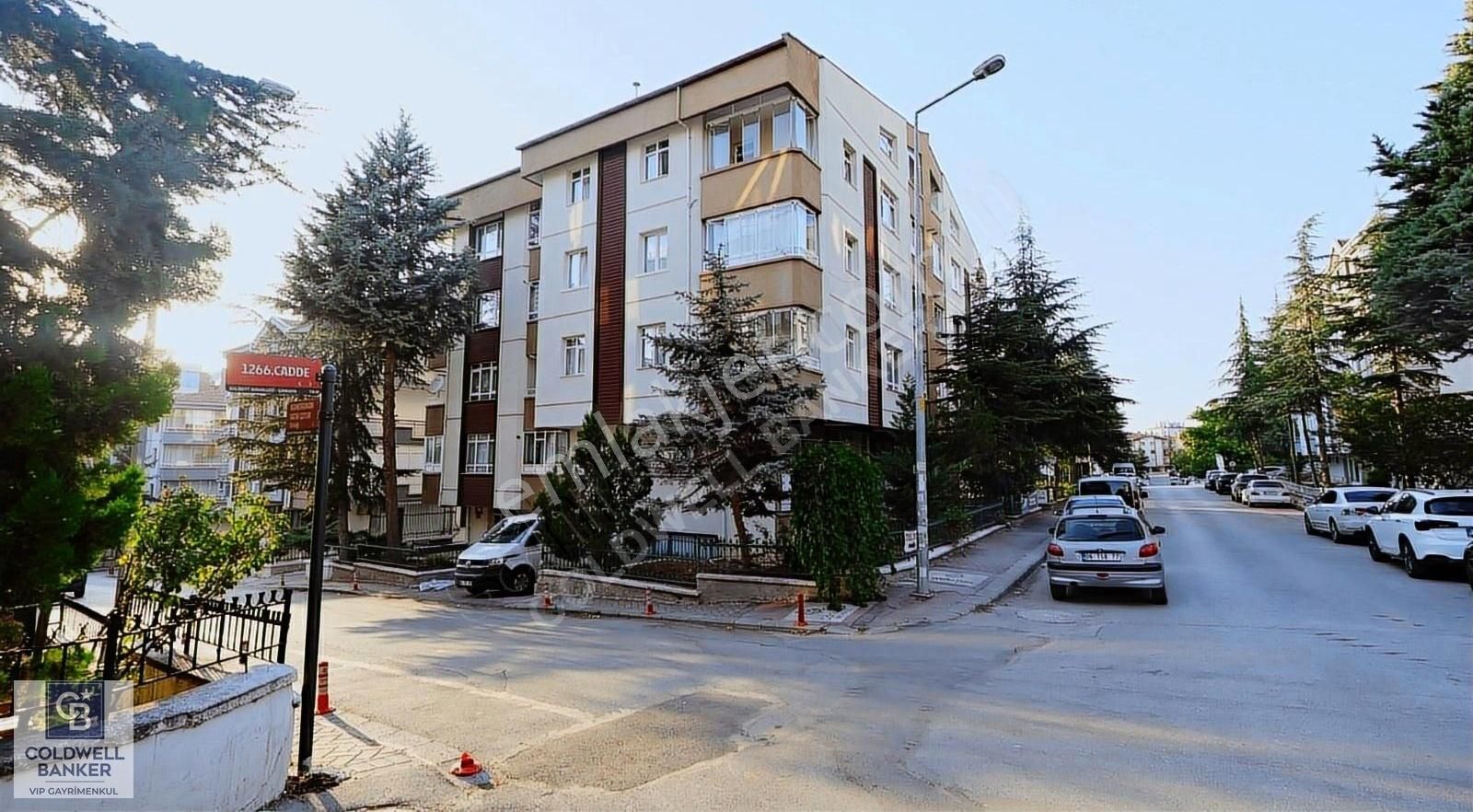 Balgat Ehlibeyt Sokakta Satılık Geniş Dubleks Daire