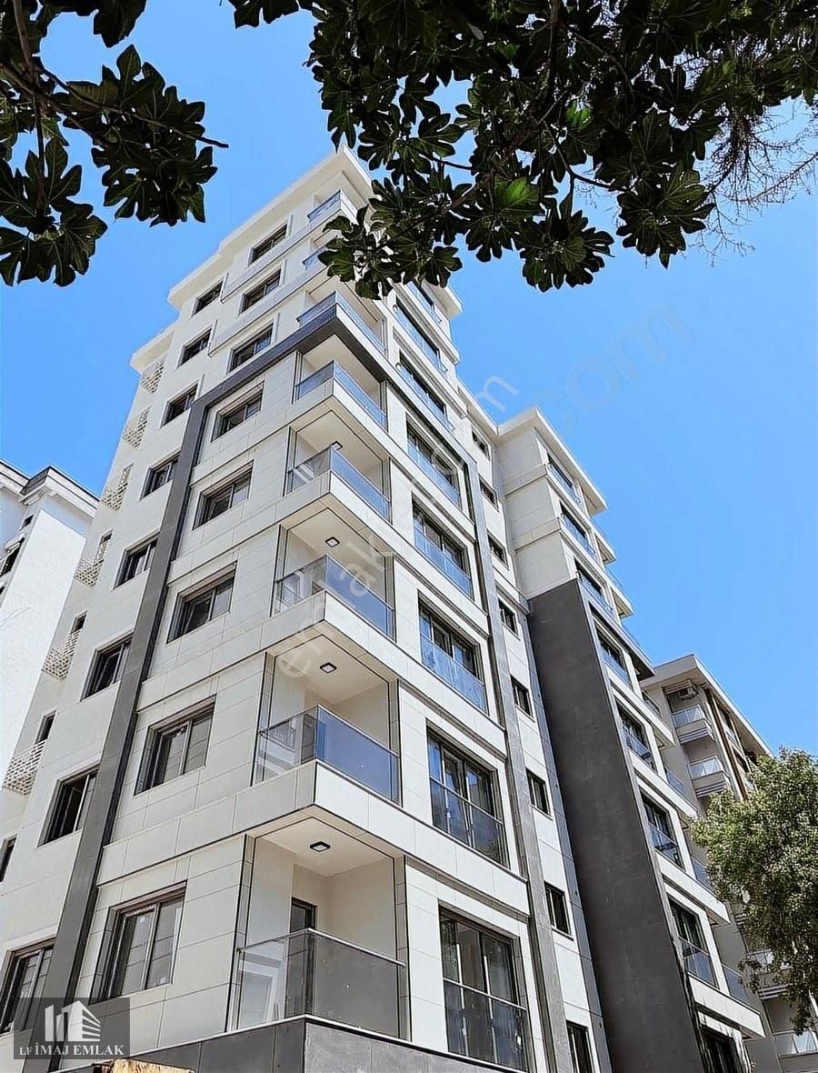 Bostancı Merkezde 2+1 100 M2 Sıfır Bina Balkon Ebeyv Dnz Manz
